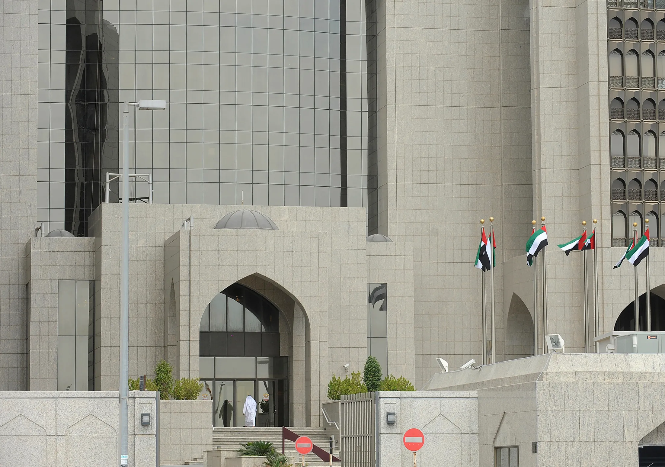 موديز تثبت تصنيف الامارات وستاندرد آند بورز تبقي العراق تحت ضغوط اقتصادية