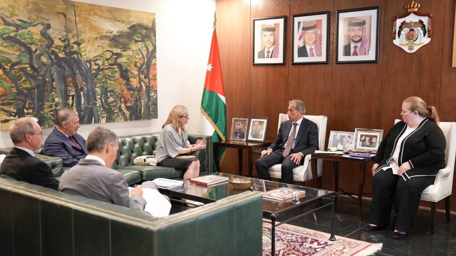 الحكومة تستقبل المديرة المنتدبة لشؤون العمليات في البنك الدولي آنا بيردي