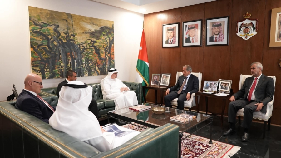 الحكومة تستقبل الرئيس التنفيذي الرمحي ل