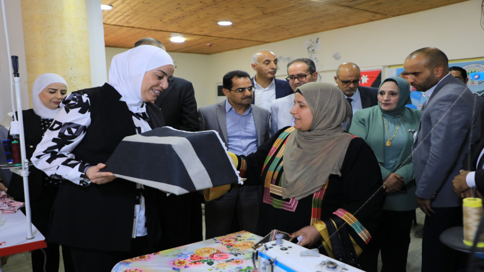 وزيرة التنمية الاجتماعية تؤكد اولوية التمكين الاقتصادي للمرأة ودعم المشاريع الانتاجية