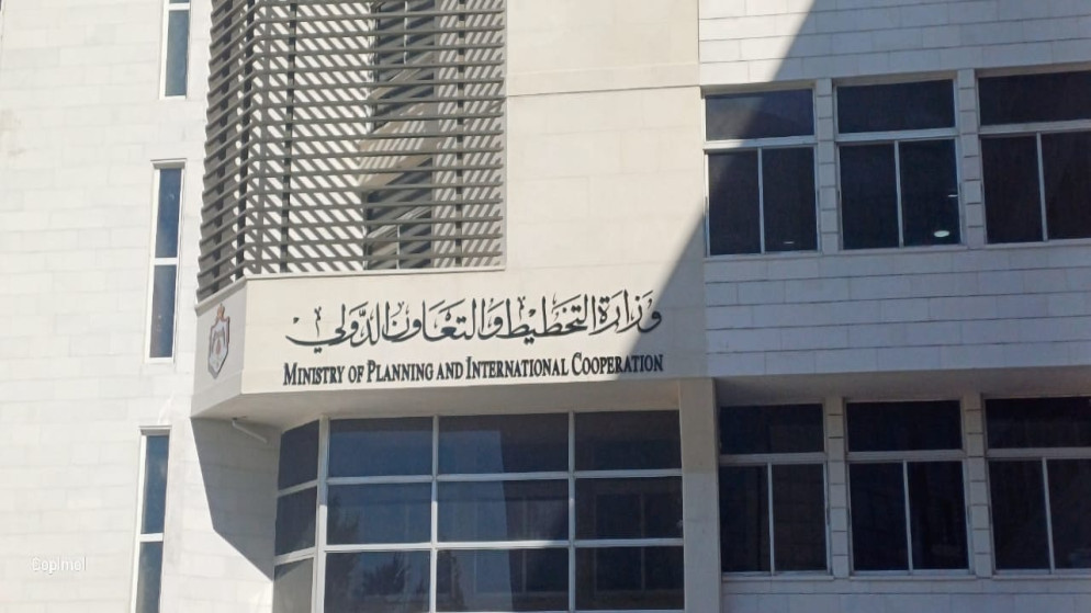 وزارة التخطيط توقع اتفاقيات ومنح بقيمة 159 مليون يورو لدعم مشاريع تنموية