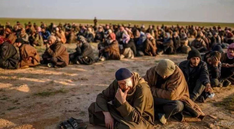 مطالبات حقوقية بكشف مصير الاف السوريين المنقولين من قسد الى العراق