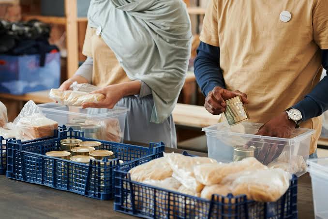 الغذاء والدواء : لا توزعوا التبرعات الغذائية الا بعد الموافقة
