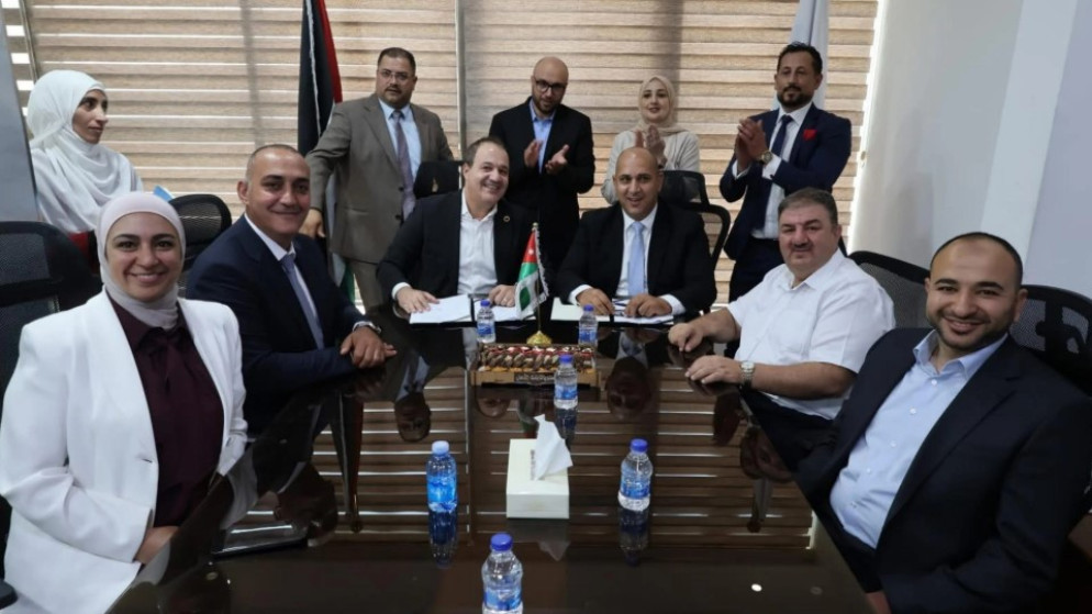 اطلاق خدمة نقل الركاب بين الزرقاء ومدينة الملك عبدالله الثاني الصناعية