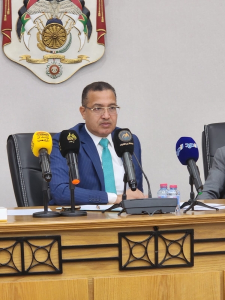 الاستماع لرؤساء بلديات ومجالس محافظات إقليم الشمال