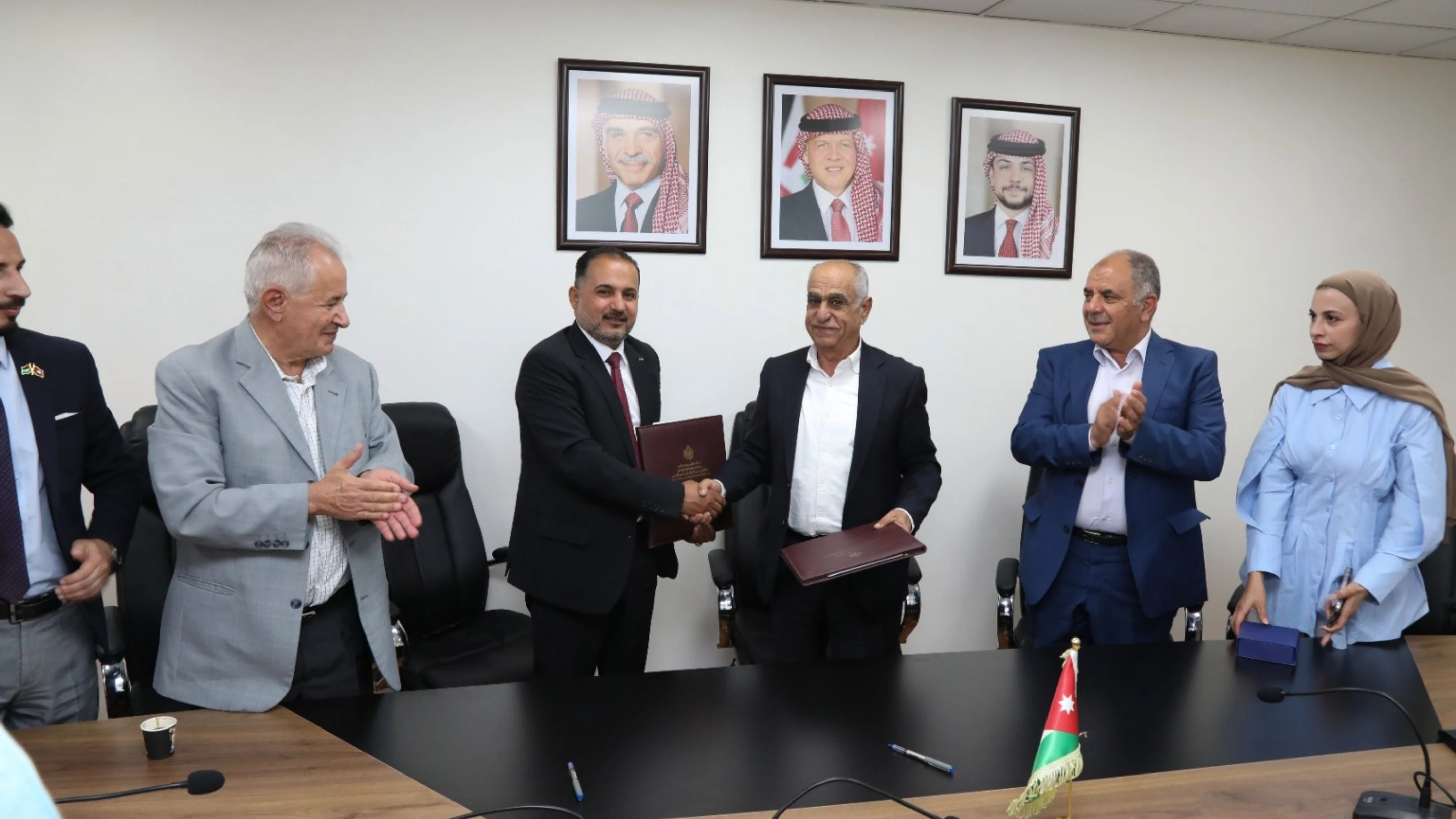 سلطة وادي الاردن ونقابة تجار المواد الزراعية توقعان مذكرة تفاهم لتعزيز الاستثمار