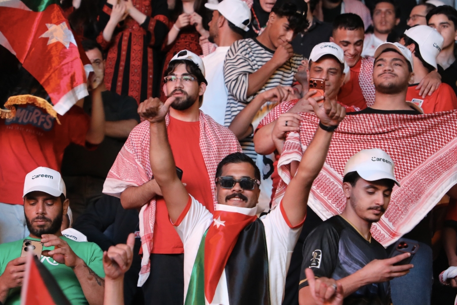 مشاهد من تفاعل وحضور الجماهير الأردنية ( صور )