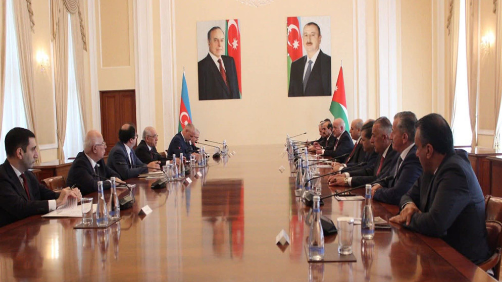 رئيس مجلس النواب يدعو لفتح خط طيران مباشر بين الاردن واذربيجان