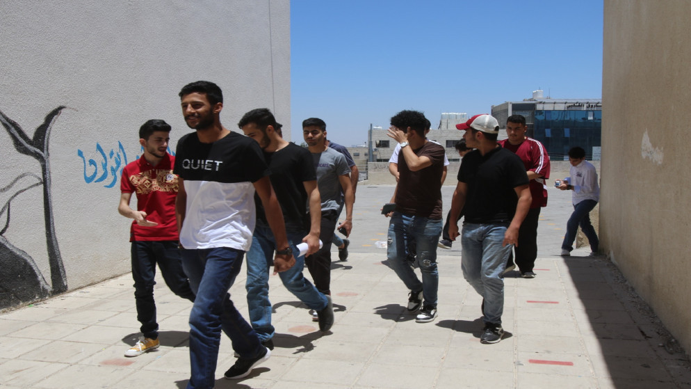 ارتياح بين طلبة التوجيهي بعد امتحان التربية الاسلامية