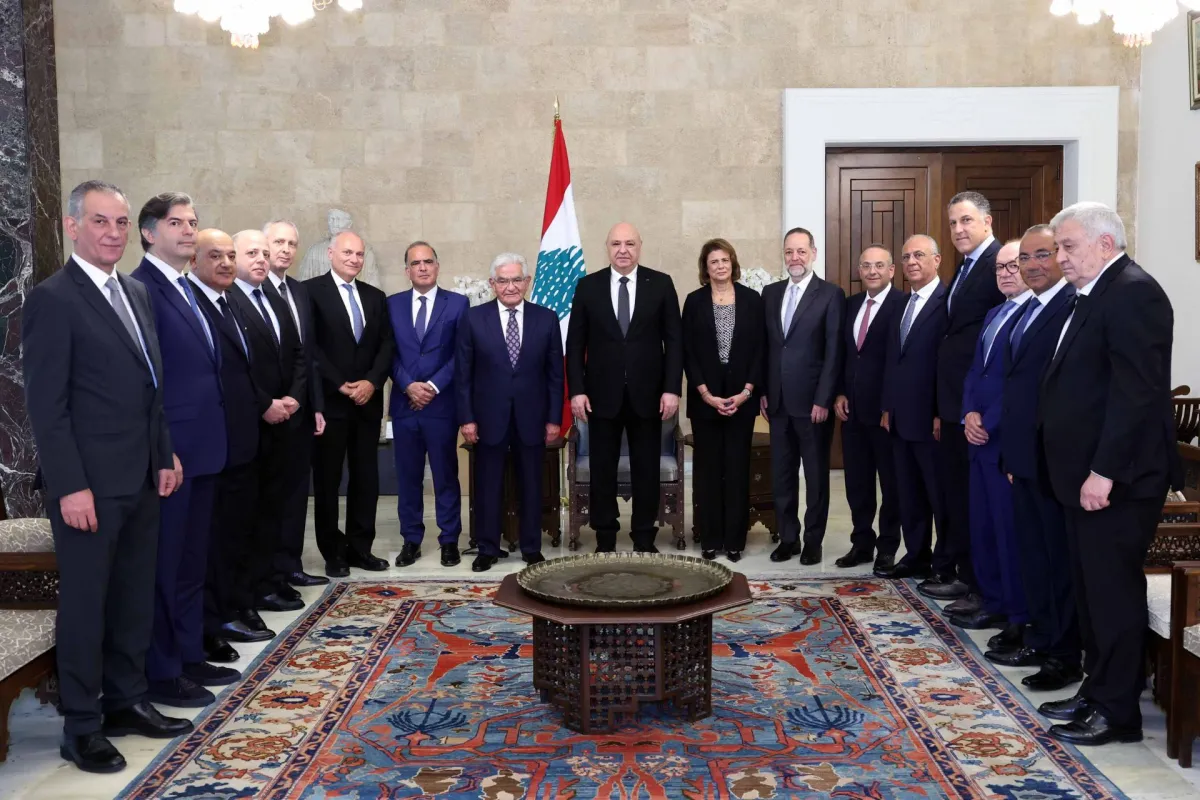 الرئيس اللبناني يؤكد رفض التفاوض بالنيابة عن الدولة ويشدد على سيادة القرار الوطني