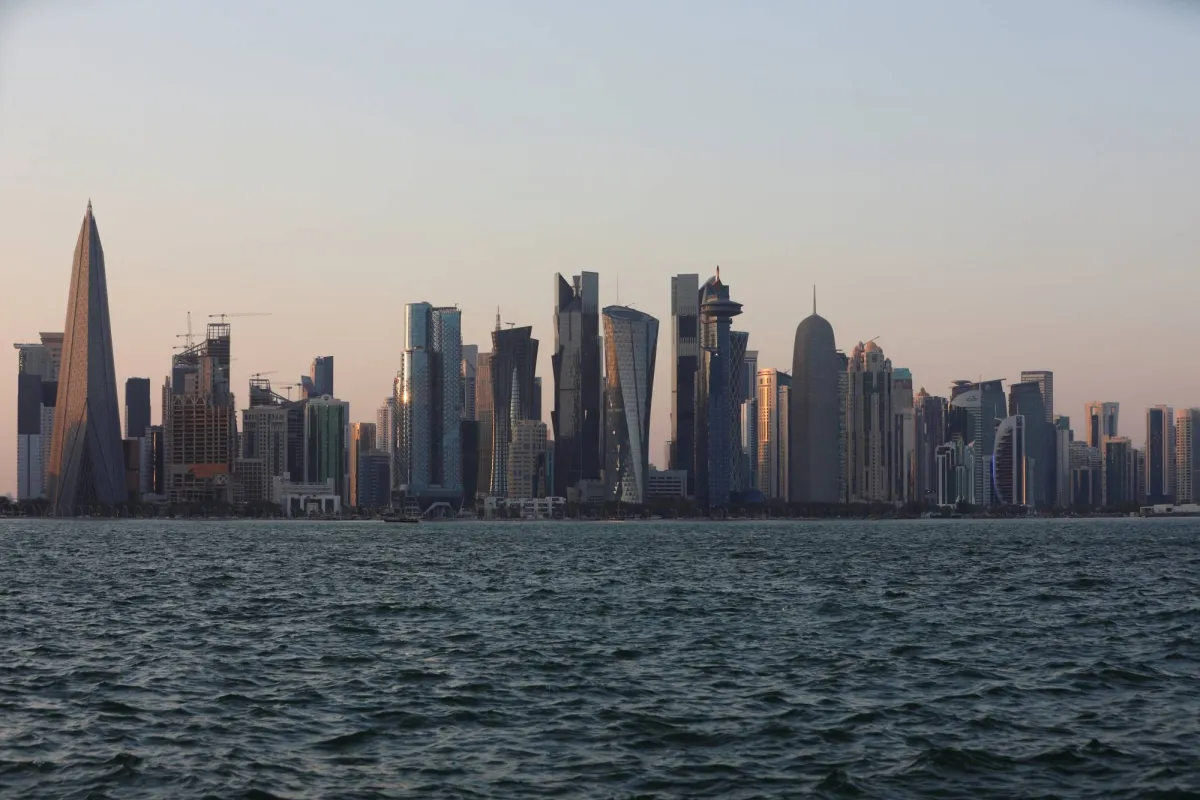 قطر تستدعي السفير الايراني احتجاجا على استهداف ناقلة الركيات