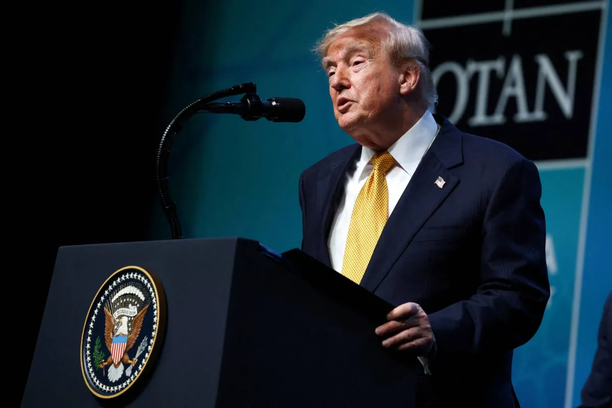 ترمب يوافق على استمرار المحادثات مع ايران ويعلن انتهاء وقف اطلاق النار