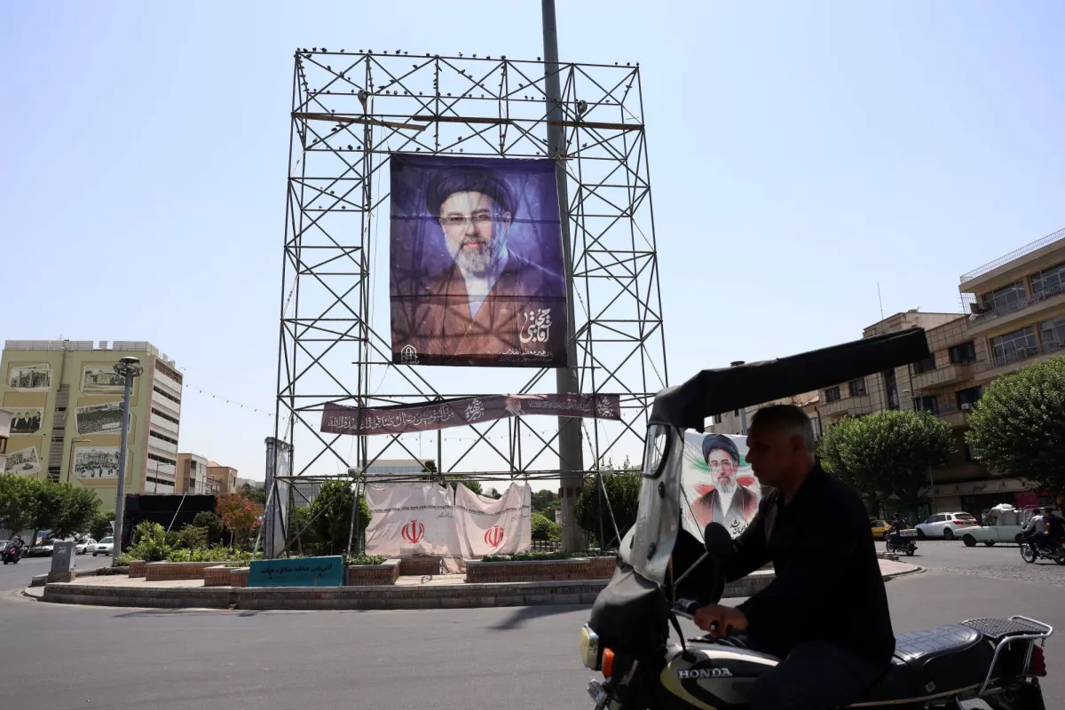 غموض يحيط بمصير مجتبى خامنئي وتاثير غيابه على استقرار السلطة في ايران