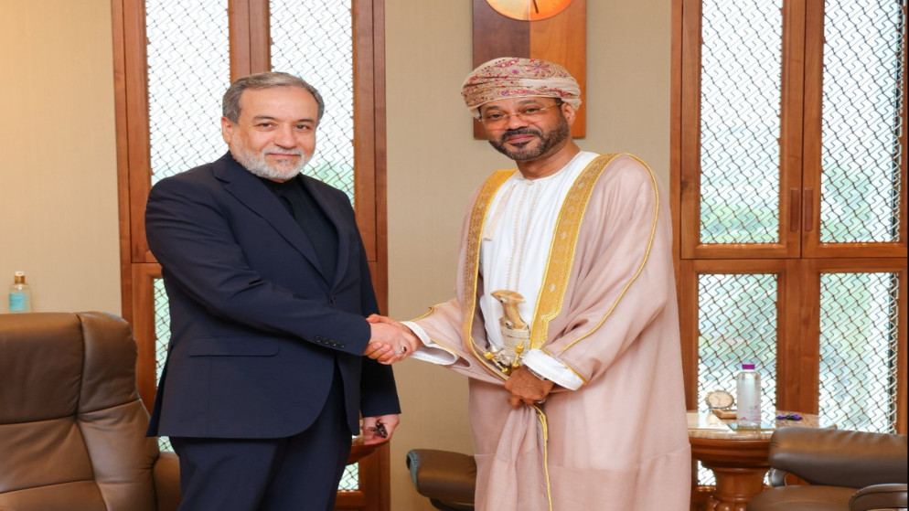 سلطنة عمان وايران يبحثان ضمان سلامة الملاحة في مضيق هرمز