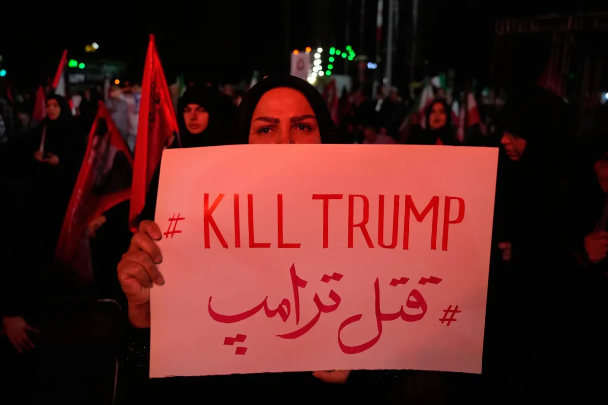 بعد تهديدات طهران باغتياله.. هل يملك ترمب صلاحية الرد العسكري التلقائي على ايران؟