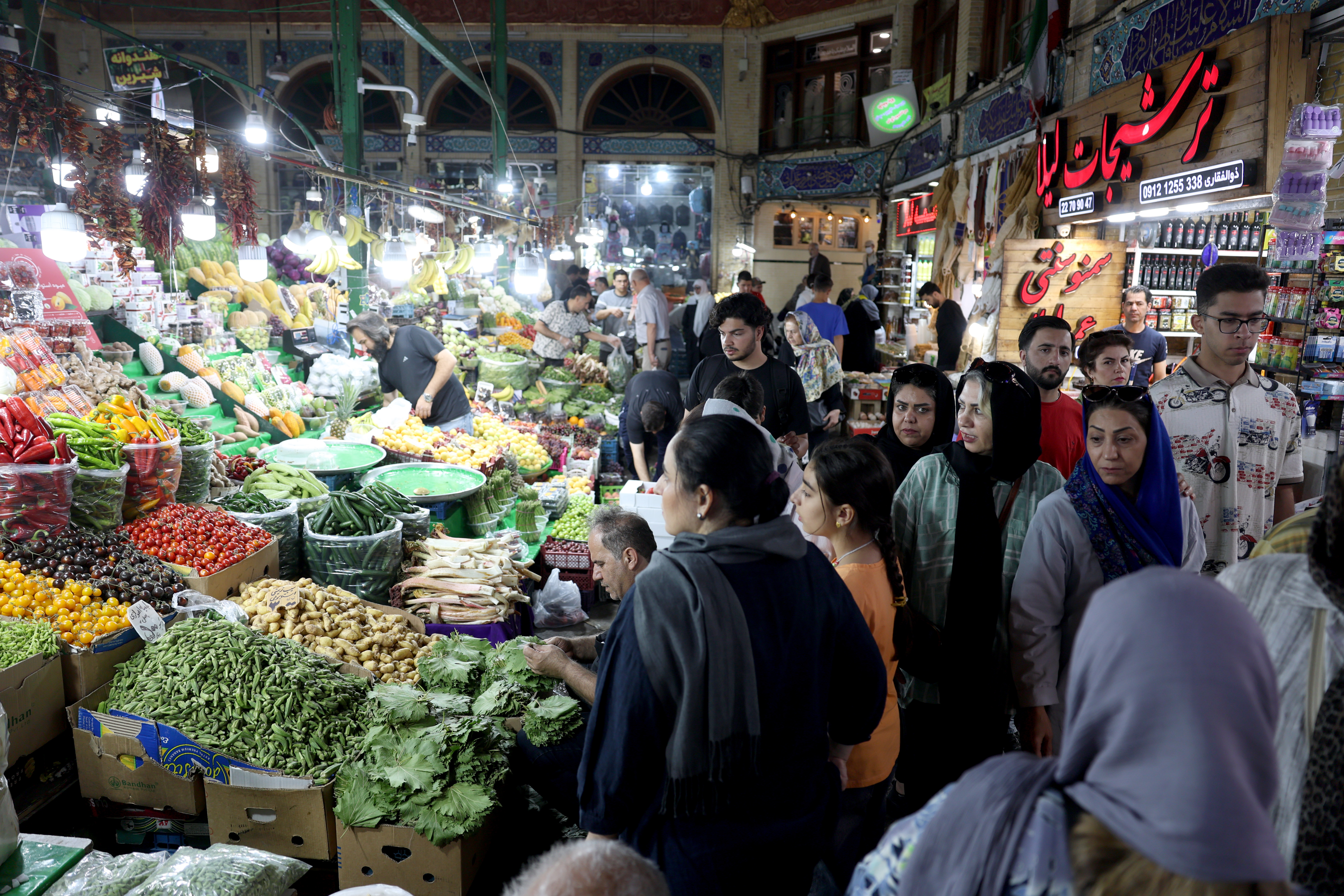 بزشكيان يوجه بتسريع تمويل استيراد السلع الاساسية لضبط الاسواق
