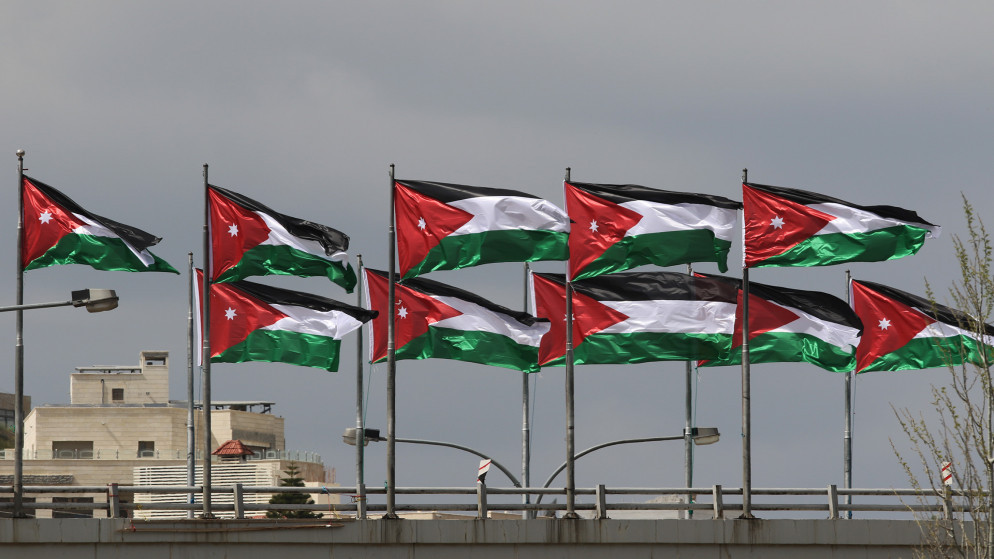 استقرار الايرادات المحلية وارتفاع المنح يدعمان النمو المالي