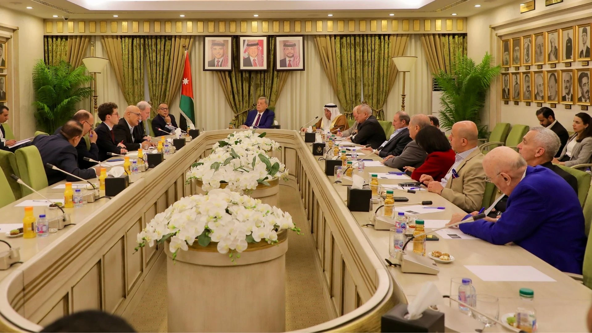 لجنة فلسطين في الاعيان تبحث مع السفير الفرنسي تطورات الاوضاع في الاراضي الفلسطينية