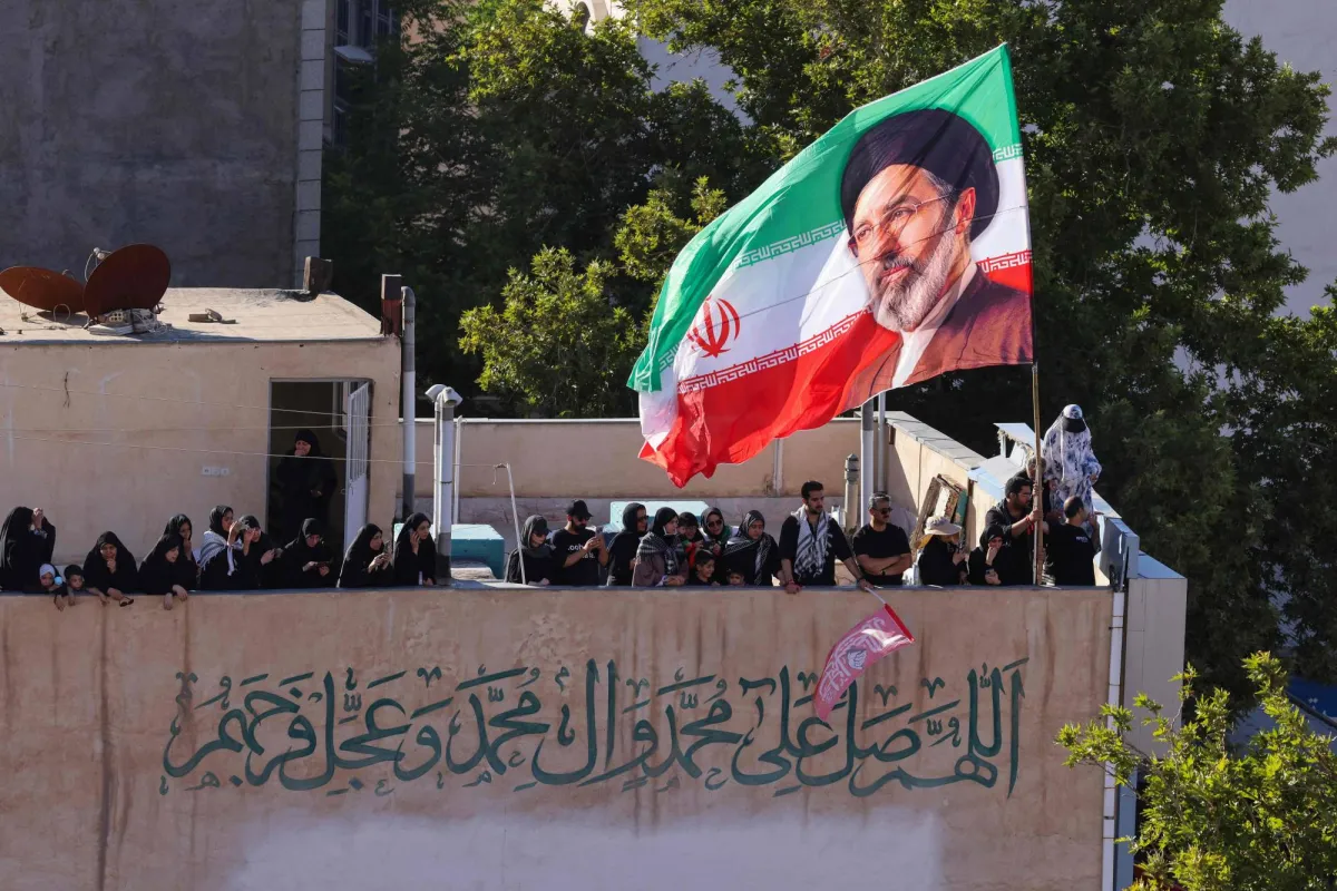 المرشد الايراني يتوعد الولايات المتحدة بدروس قاسية