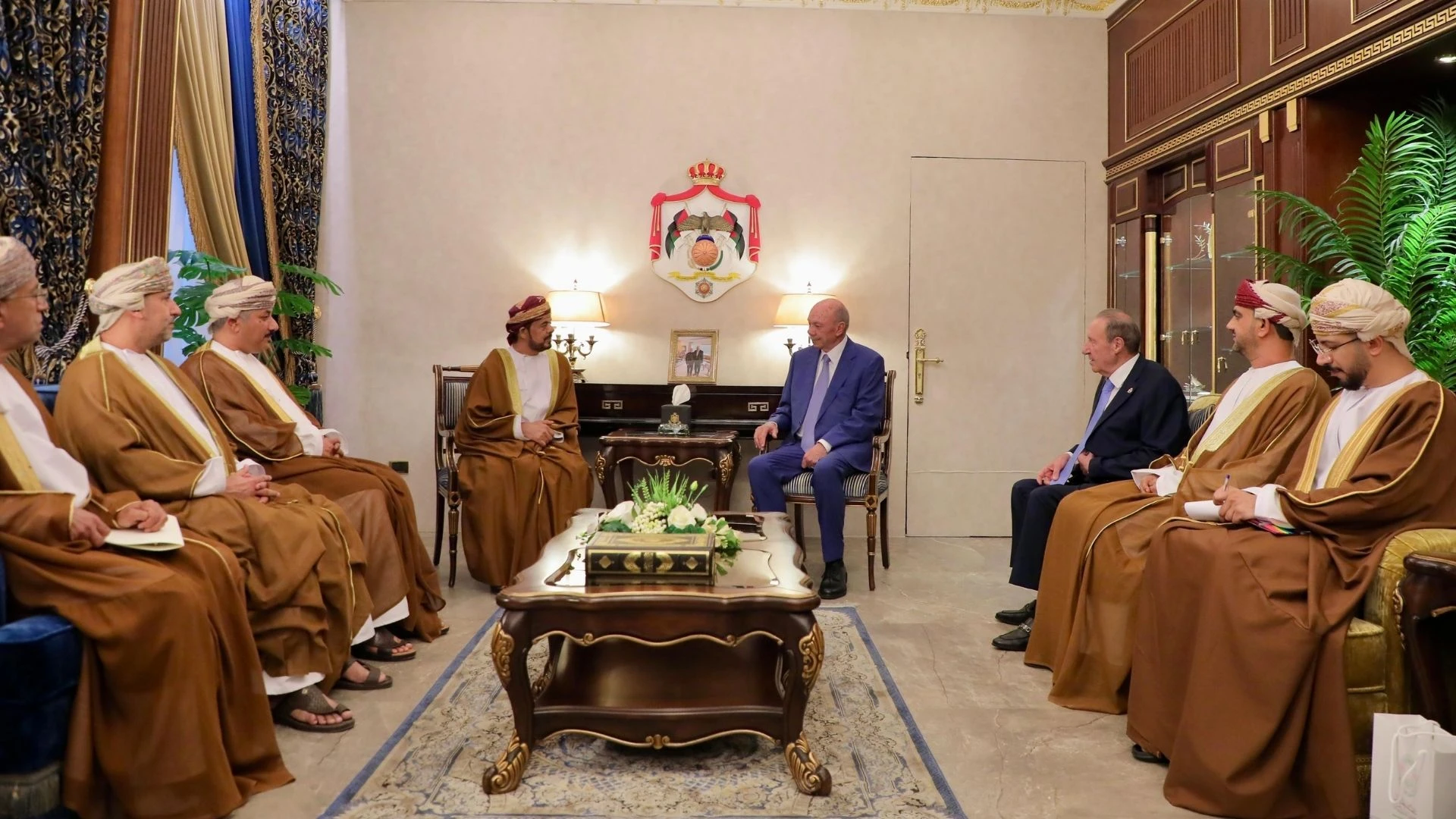 فيصل الفايز يبحث مع وفد مجلس الدولة العماني تعزيز العلاقات الثنائية