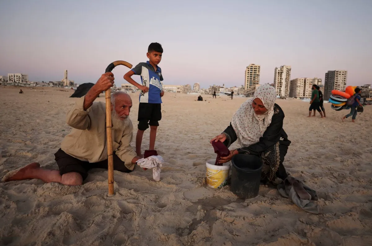 ازمة المياه في غزة تهدد بكارثة صحية وتفاقم معاناة النازحين
