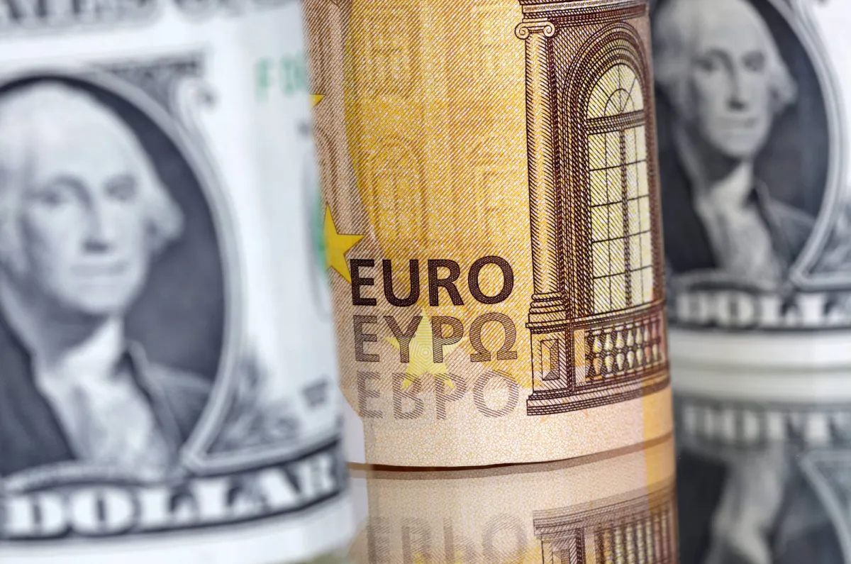 استقرار الدولار وسط ترقب تطورات الشرق الاوسط