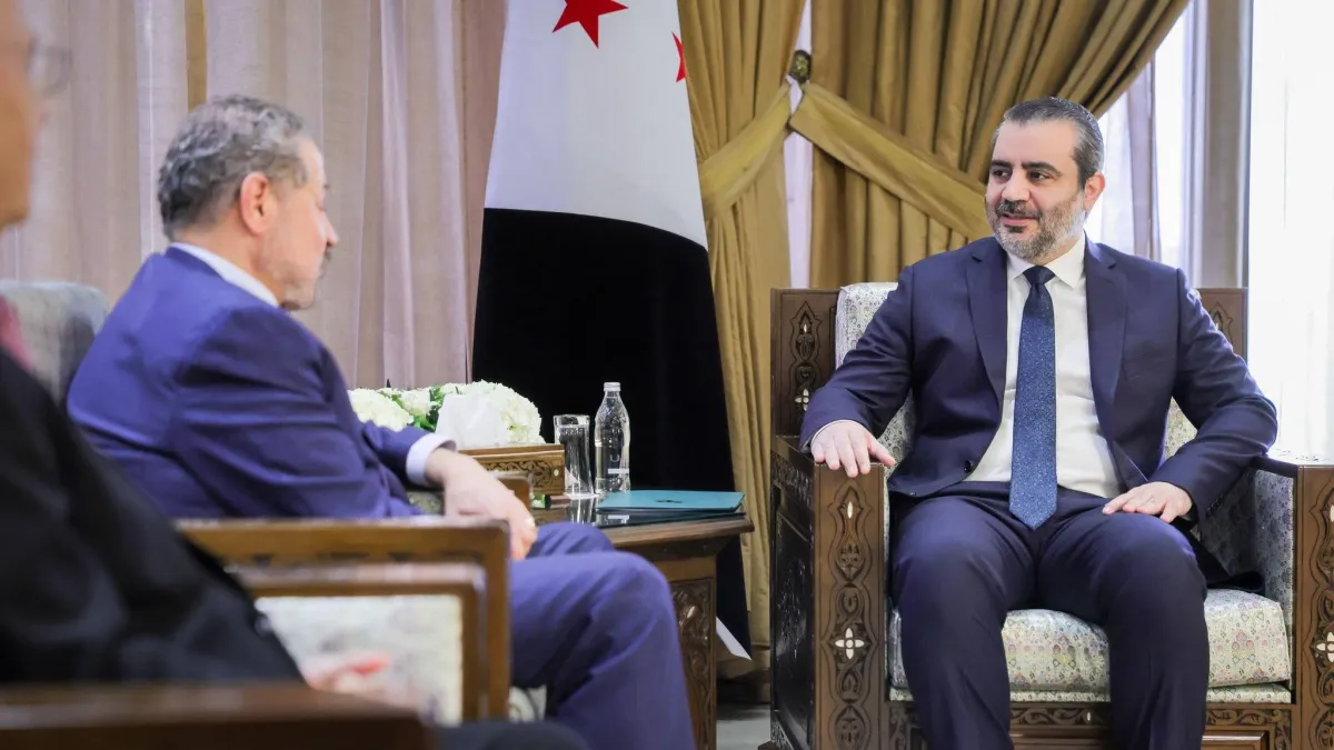 وزير الخارجية السوري يبحث تعزيز العلاقات مع مستشار الرئيس الفلسطيني
