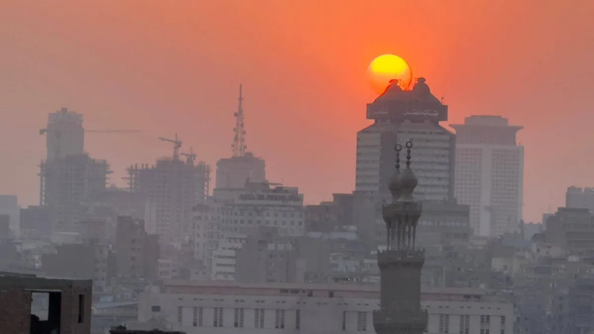 موجة حر شديدة في مصر تثير التساؤلات حول استقرار التيار الكهربائي