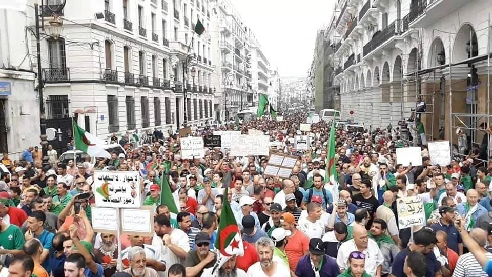 معارضو الجزائر في الخارج يطالبون بضمانات وعفو عام للعودة