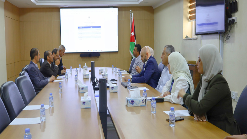 وزير الطاقة يؤكد المضي في ترسيخ بيئة عمل ابداعية ومحفزة