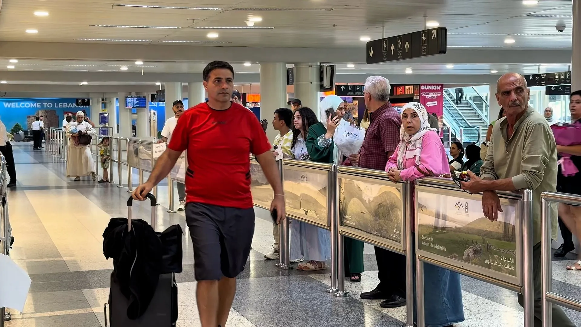 عودة حركة الوافدين الى مطار بيروت هل تتعافى السياحة في لبنان