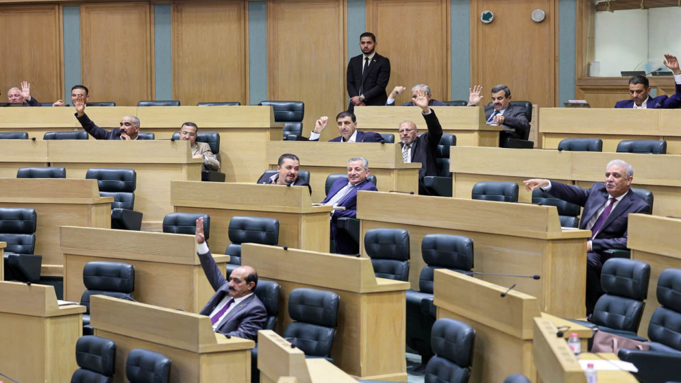 مجلس النواب يستكمل اليوم مناقشة مشروع قانون تنظيم العمل المهني