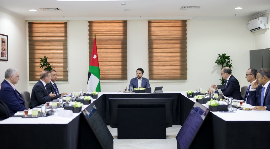ولي العهد يؤكد أهمية استكمال أتمتة خدمات دائرة الأحوال المدنية والجوازات