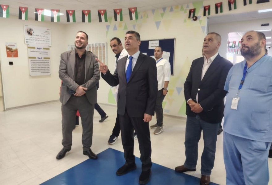 محافظ العقبة يتفقد مستشفى الشيخ محمد بن زايد 