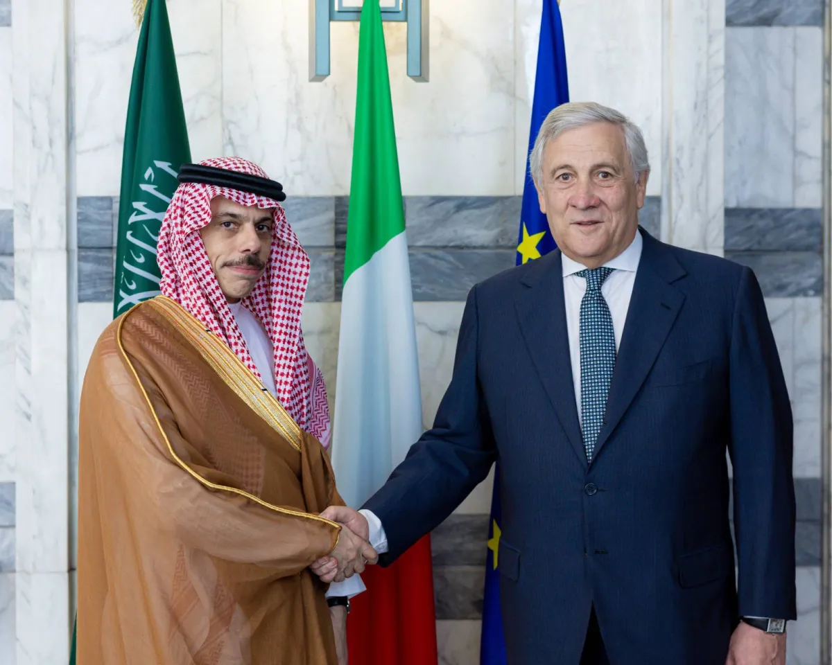 السعودية وايطاليا تؤكدان رفض قيود الملاحة وتدعمان حل الدولتين