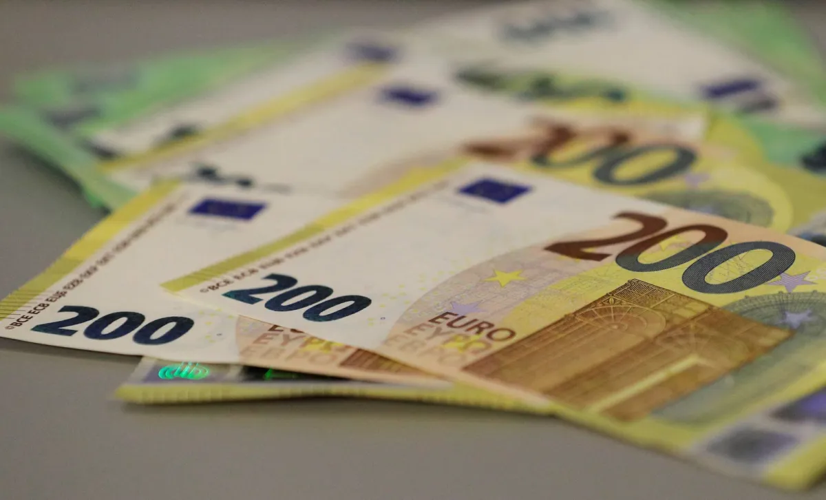 ارتفاع عوائد سندات اليورو على وقع اضطرابات الاسواق الامريكية وصعود النفط