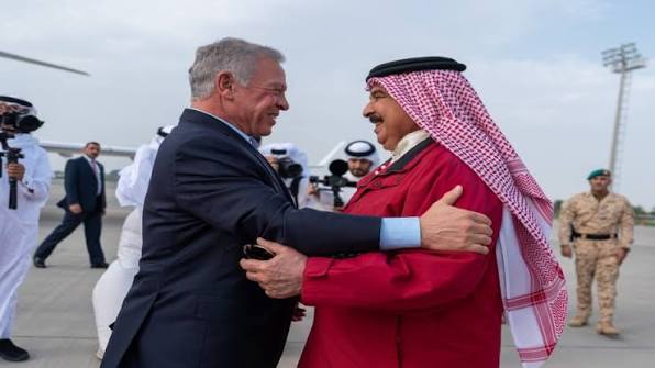 الملك يتلقى اتصالا هاتفيا من العاهل البحريني