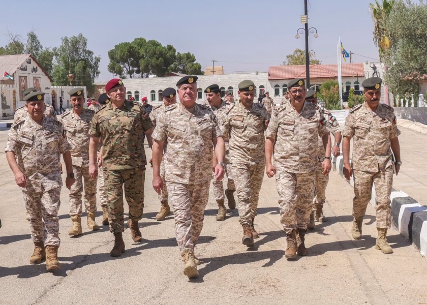 رئيس هيئة الأركان المشتركة يزور قيادة المنطقة العسكرية الشرقية