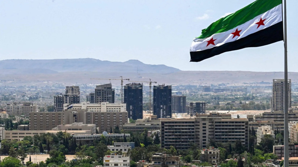اصابة 14 مدنيا في تفجير حافلة بمدينة جرمانا السورية