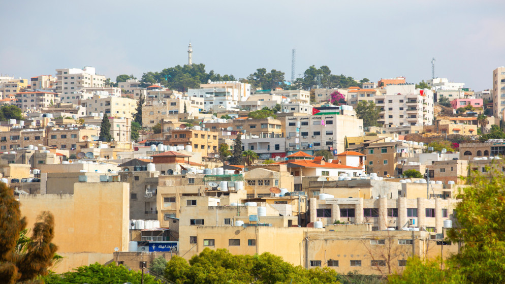 انذار 15 محلا تجاريا في جرش بسبب التعدي على الارصفة