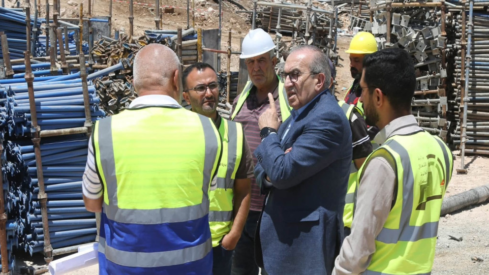 وزير الاشغال يوجه بتسريع وتيرة العمل في مشاريع الطرق الاستراتيجية باقليم الشمال