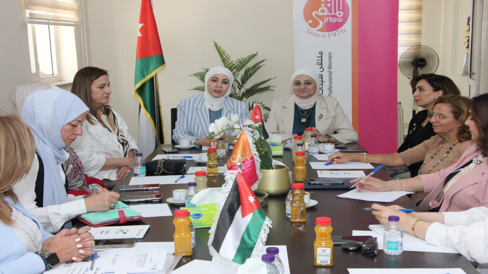 الزعبي تكشف عن تقدم في الاستراتيجية الوطنية للتجارة الالكترونية وخطط دعم رائدات الاعمال
