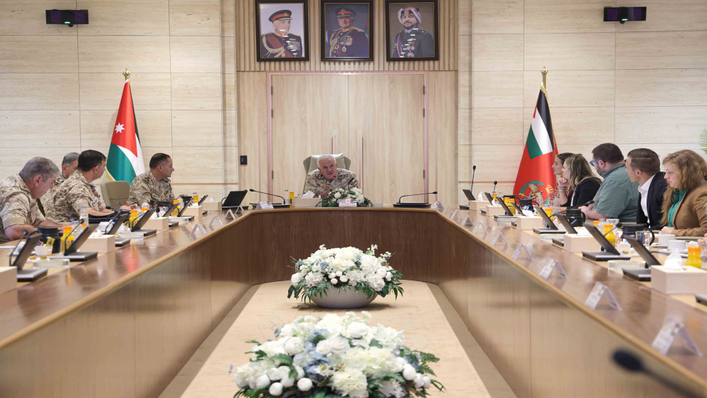 رئيس هيئة الاركان المشتركة يبحث التعاون العسكري مع وفد من الكونغرس الاميركي