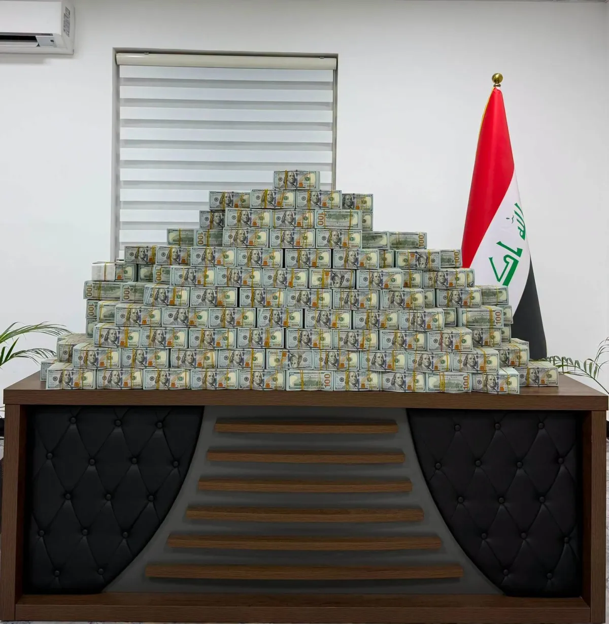 العراق ضبط 20 مليون دولار وذهب في قضية وكيل وزارة النفط