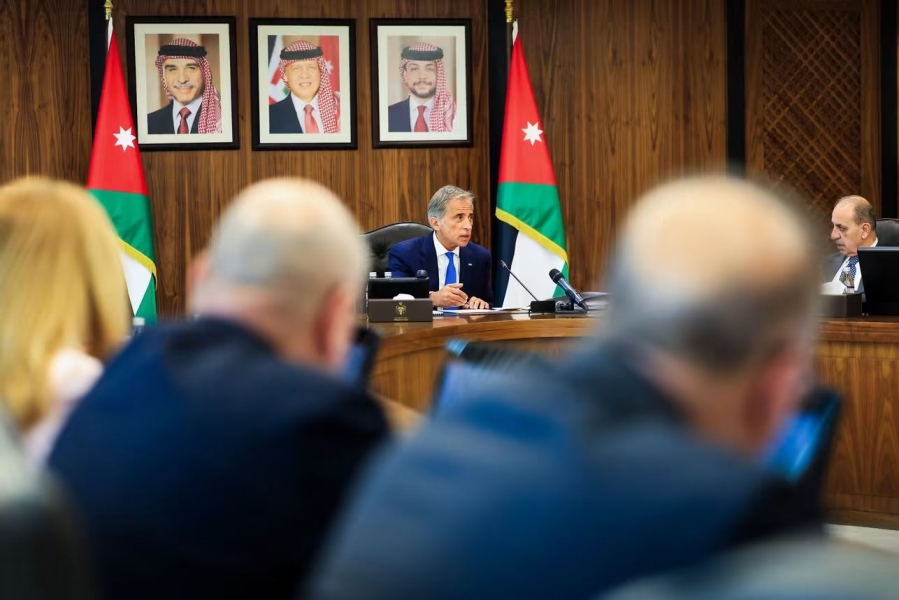 دولة حسَّان يهنىء و يصدر عدد من القرارات