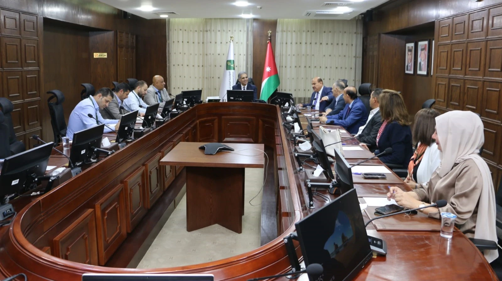 الضمان الاجتماعي وملتقى النشامى يبحثان مطالب الاردنيين المغتربين
