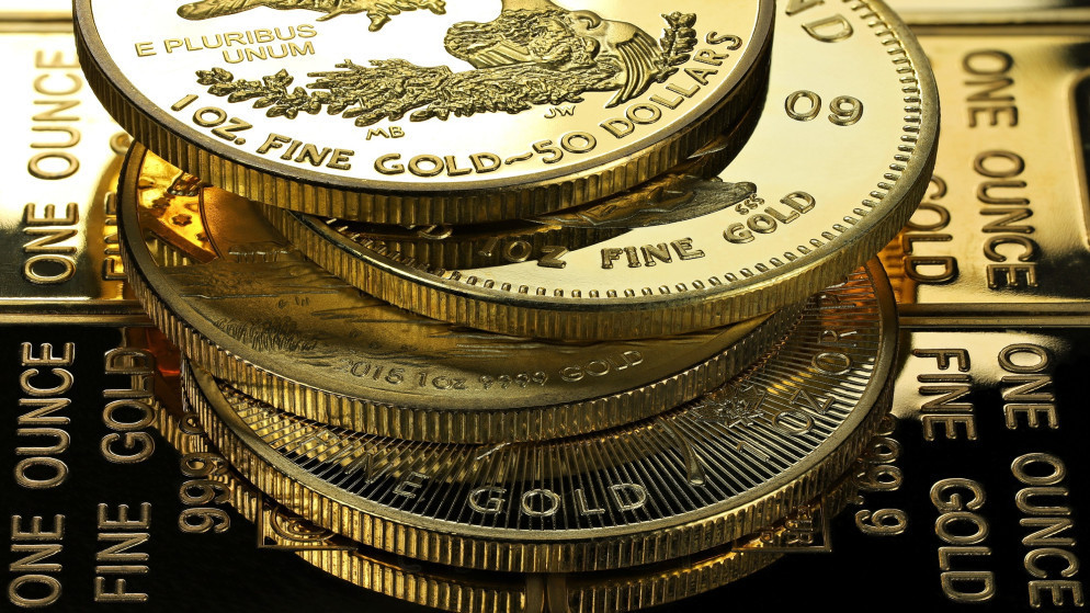 اسعار الذهب ترتفع مع تراجع الدولار وتضاؤل فرص رفع الفائدة