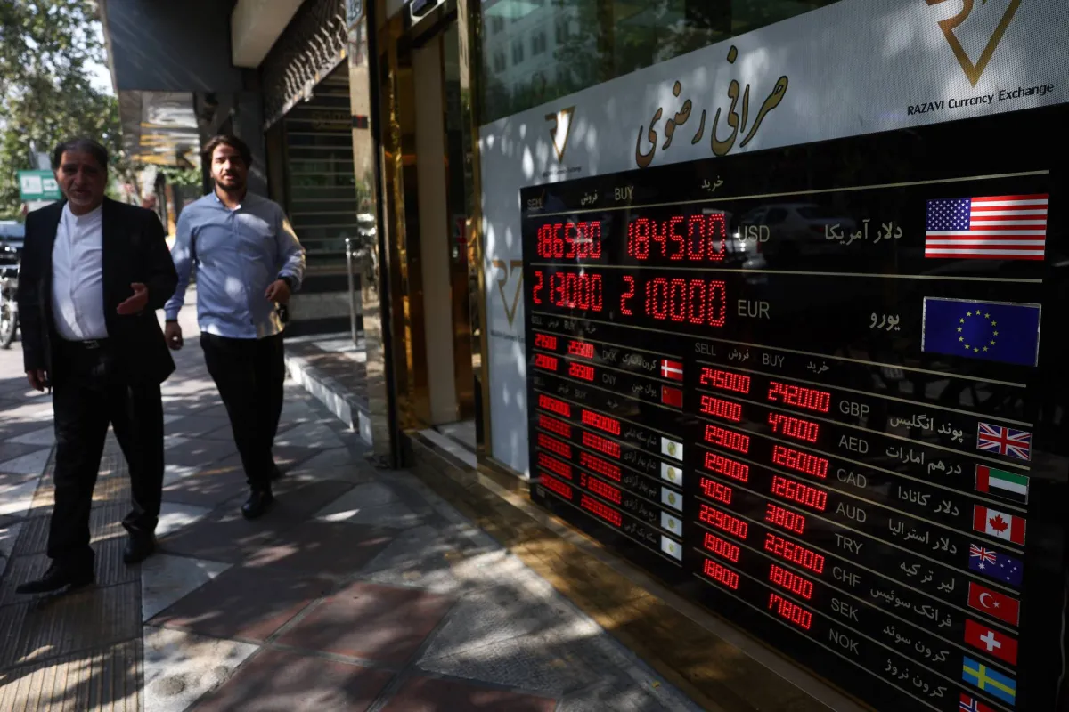 ازمة البنزين في ايران تتفاقم وسط مخاوف من اضطرابات اجتماعية