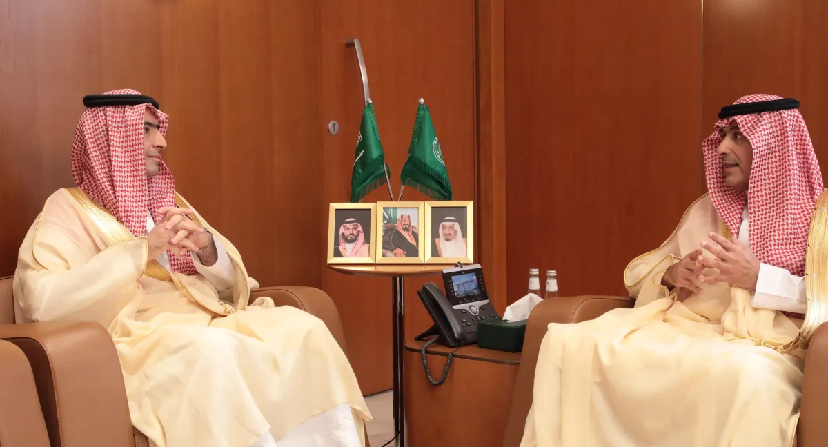 محافظ البنك المركزي السعودي ورئيس هيئة السوق المالية يبحثان تعزيز الاستقرار المالي