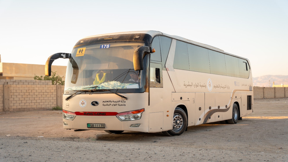 العجارمة يؤكد استمرار مجانية النقل المدرسي للحد من تسرب الطلبة